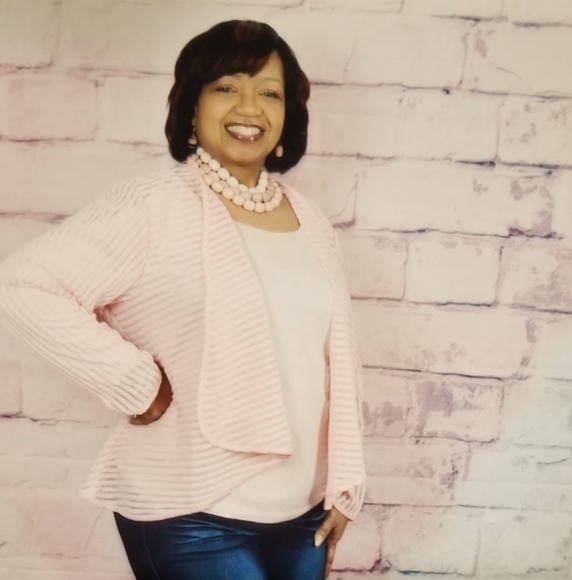 Meet your Posher, Tracie - Picture 1 of 1